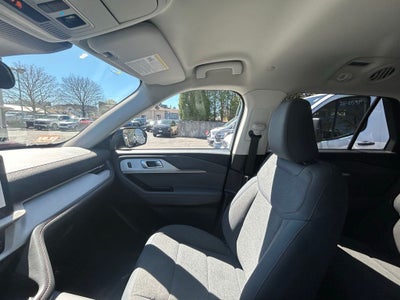 2025 Ford Explorer Active 4WD