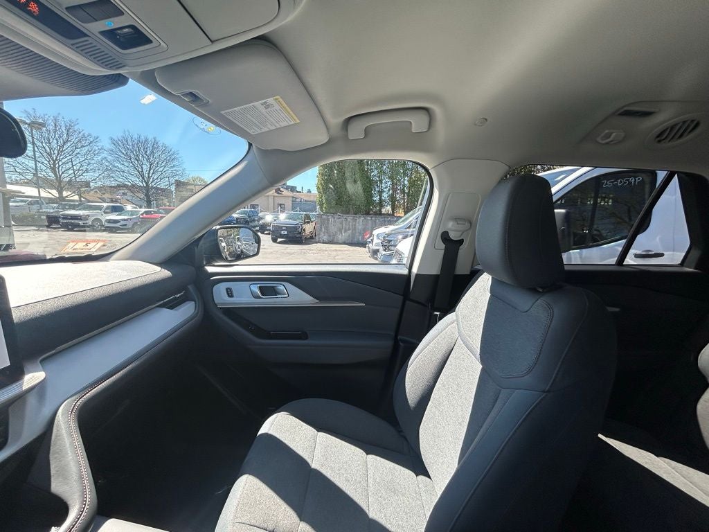 2025 Ford Explorer Active 4WD