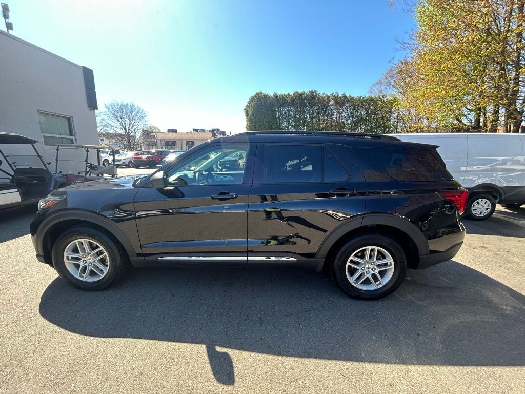 2025 Ford Explorer Active 4WD