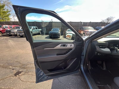 2025 Ford Explorer Active 4WD