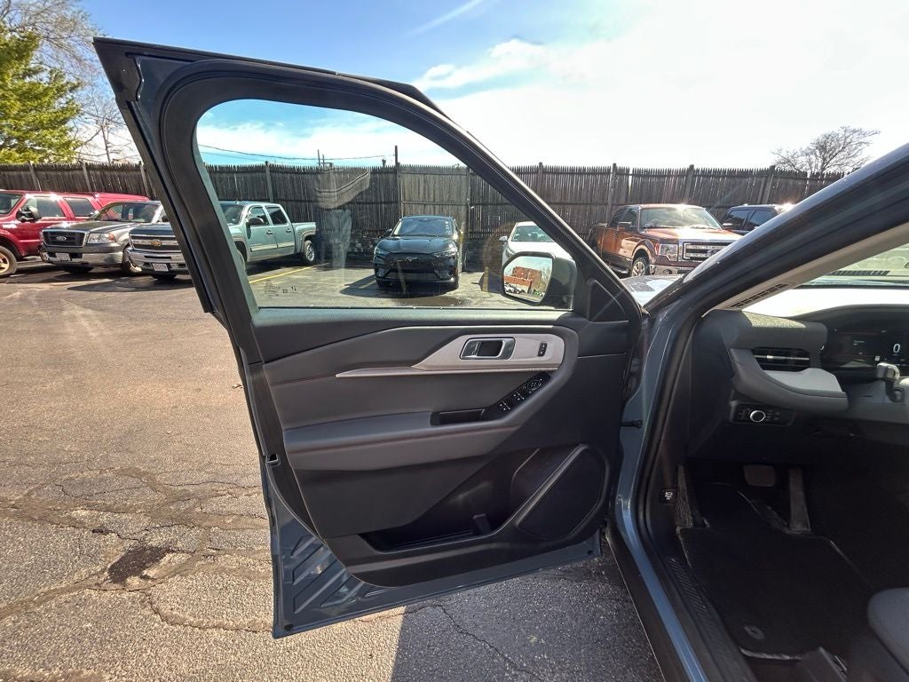 2025 Ford Explorer Active 4WD