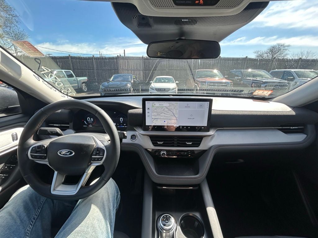 2025 Ford Explorer Active 4WD
