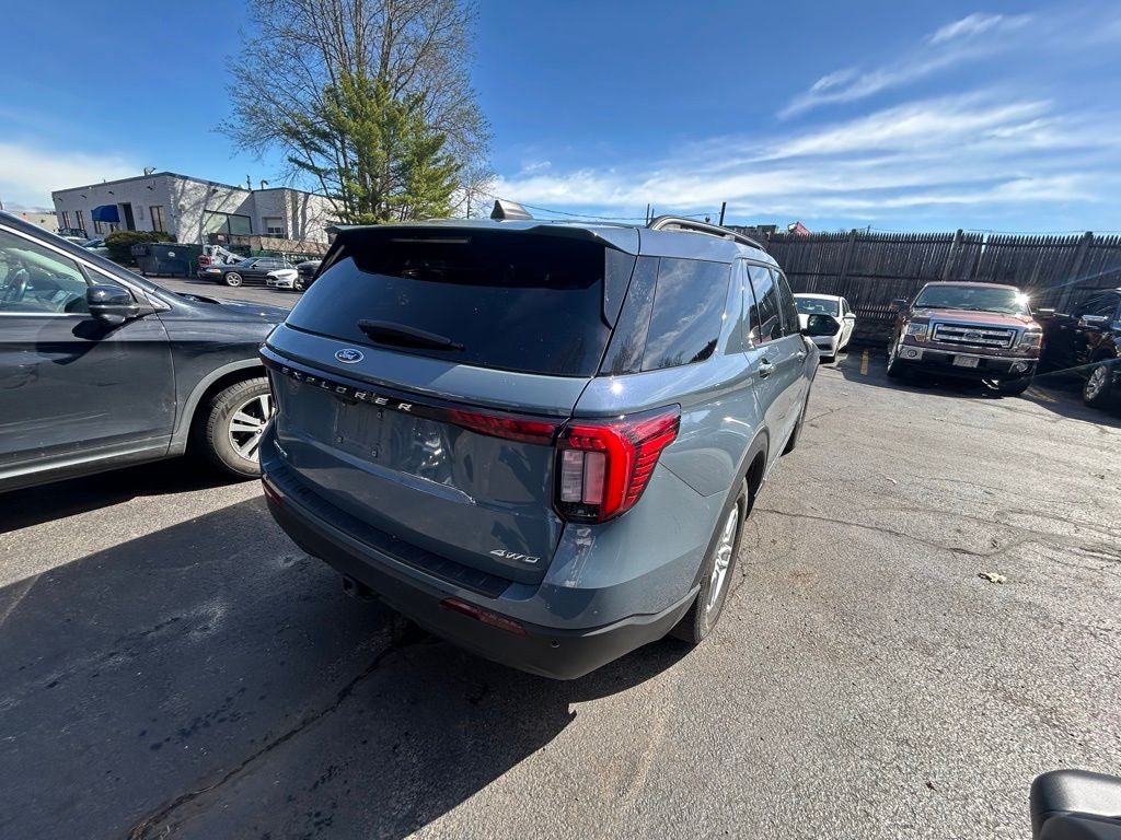 2025 Ford Explorer Active 4WD