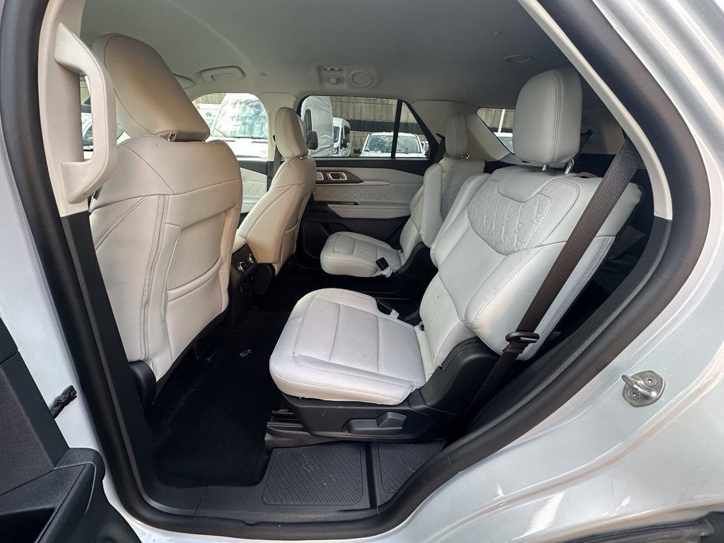 2026 Ford Explorer Platinum 4WD