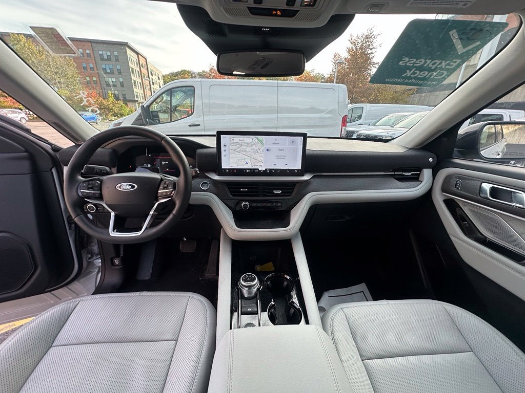 2026 Ford Explorer Platinum 4WD