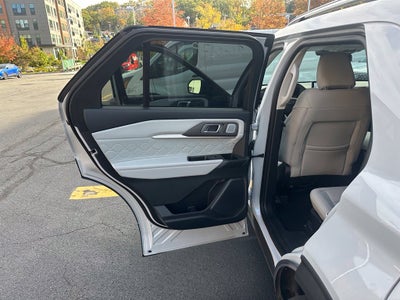 2026 Ford Explorer Platinum 4WD