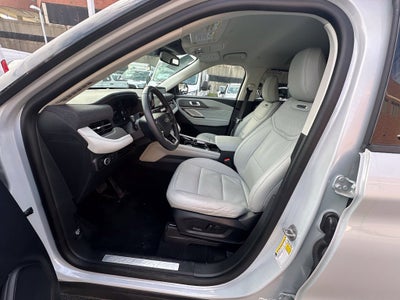 2026 Ford Explorer Platinum 4WD