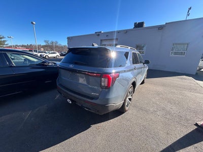 2025 Ford Explorer ST-Line