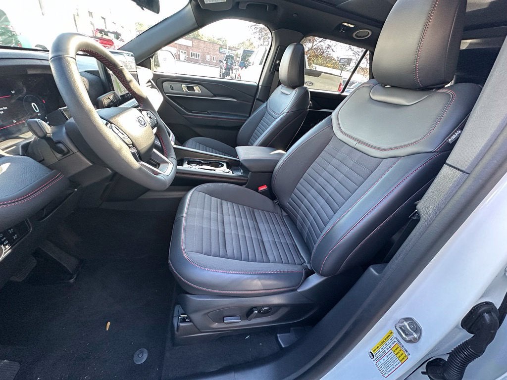 2026 Ford Explorer ST-Line M/Roof