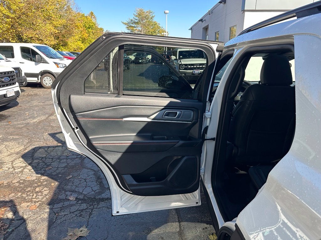 2026 Ford Explorer ST-Line M/Roof