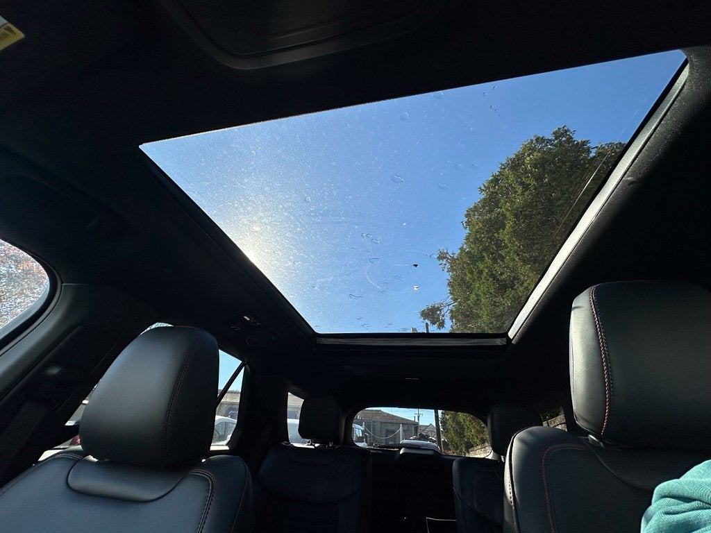 2026 Ford Explorer ST-Line M/Roof