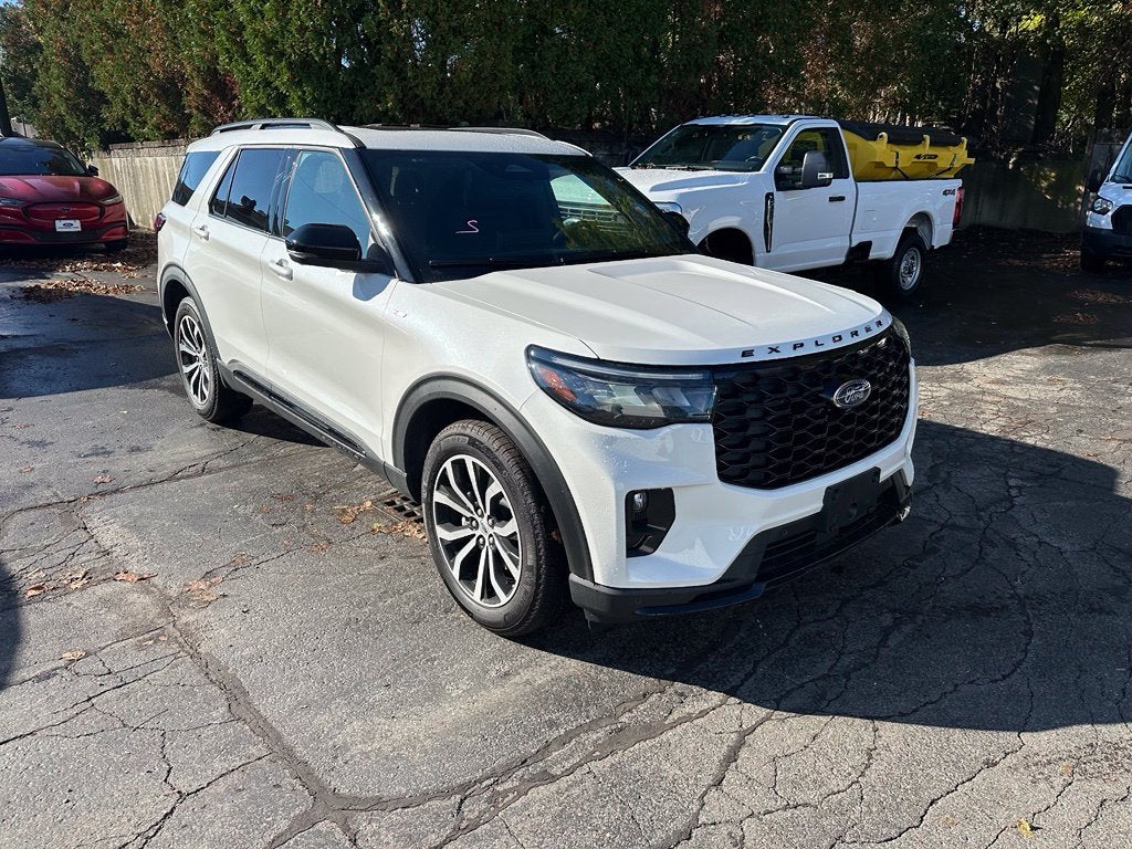 2026 Ford Explorer ST-Line M/Roof