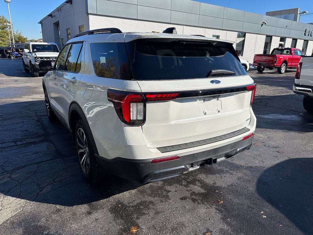 2026 Ford Explorer ST-Line M/Roof