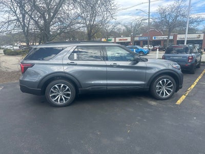 2026 Ford Explorer ST-Line