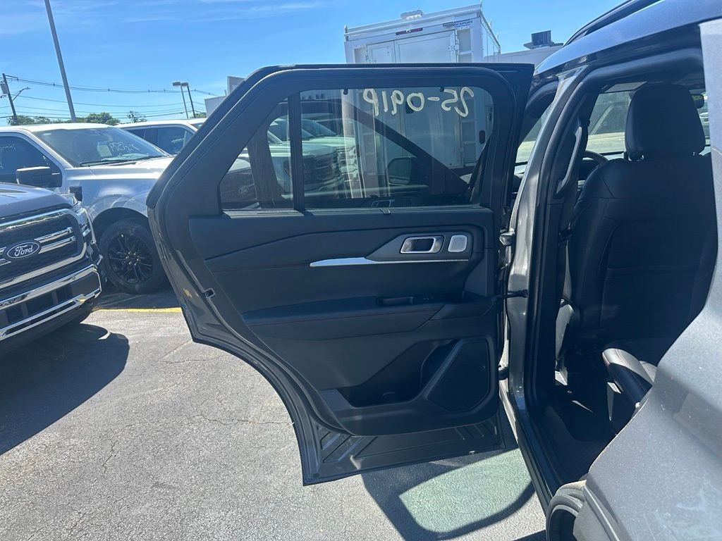 2025 Ford Explorer ST Black Painted Roof
