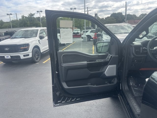 2025 Ford F-150 Lightning Platinum Super Crew 4x4 DEALER DEMO