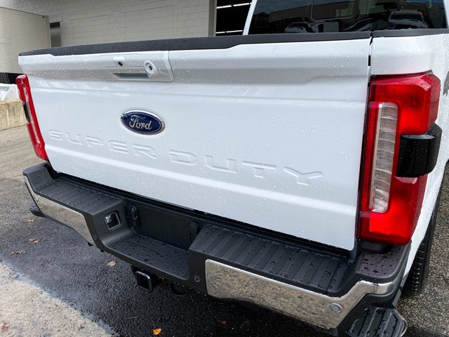 2026 Ford Super Duty F-350 Lariat Crew Cab 4x4