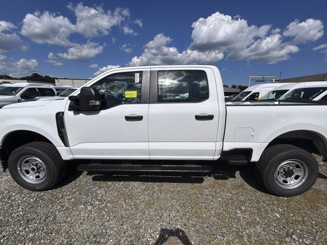 2026 Ford Super Duty F-350 XL Crew Cab 4x4