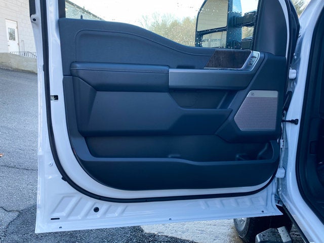 2026 Ford Super Duty F-350 Lariat Crew Cab 4x4