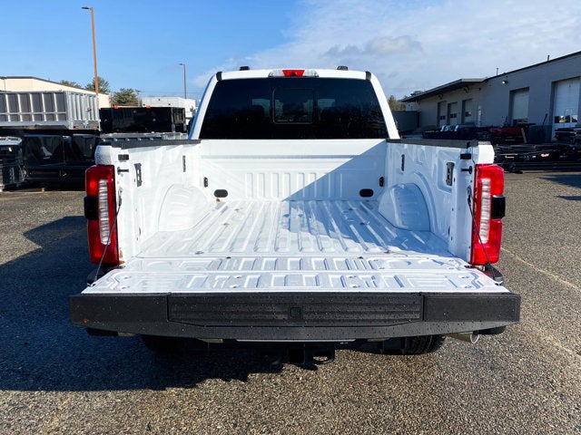 2026 Ford Super Duty F-350 Lariat Crew Cab 4x4