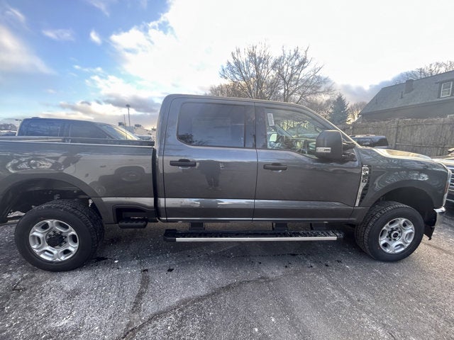 2026 Ford Super Duty F-350 XLT Crew Cab 4x4
