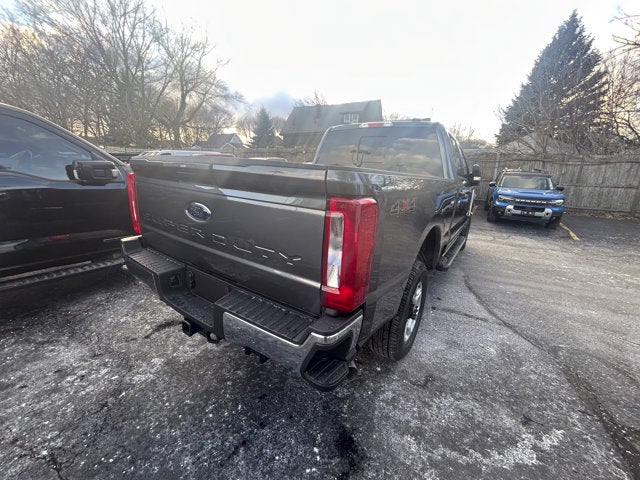 2026 Ford Super Duty F-350 XLT Crew Cab 4x4
