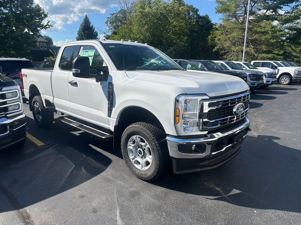 2027 Ford F-350 XLT