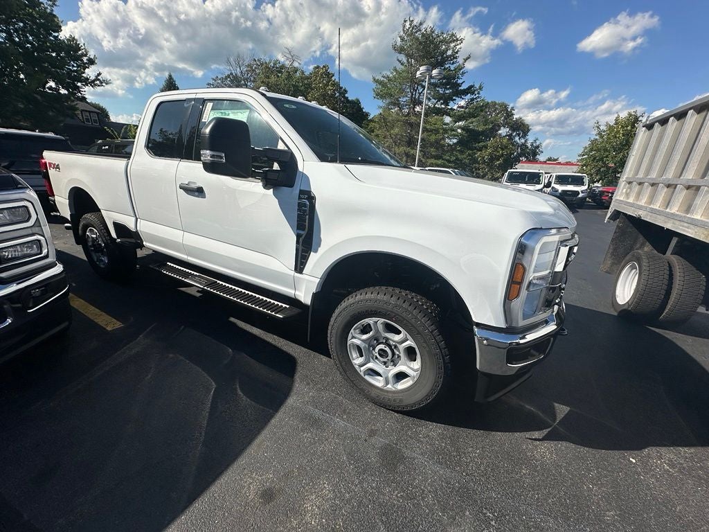2027 Ford F-350 XLT