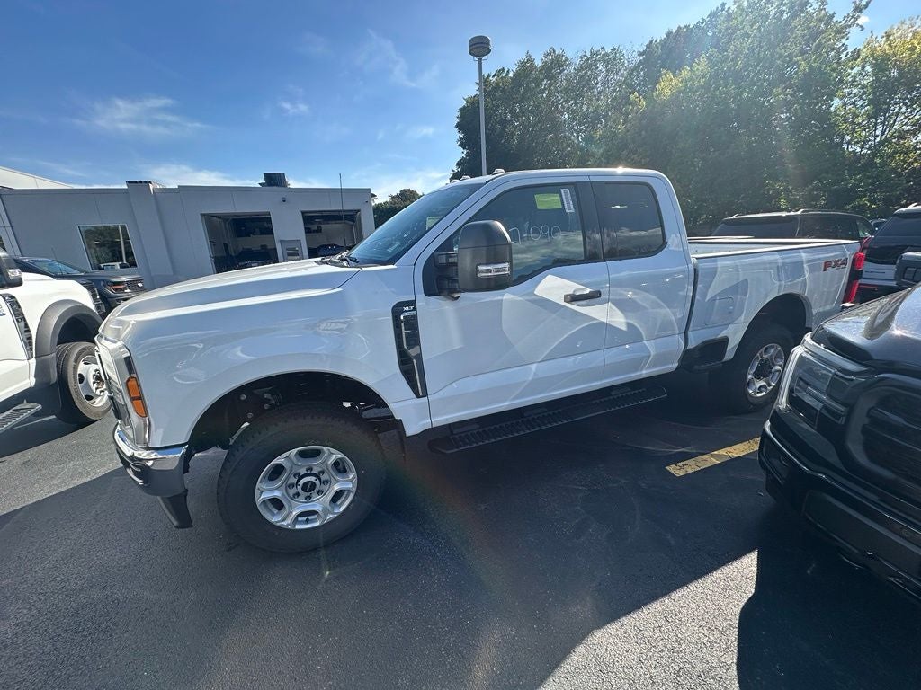 2027 Ford F-350 XLT