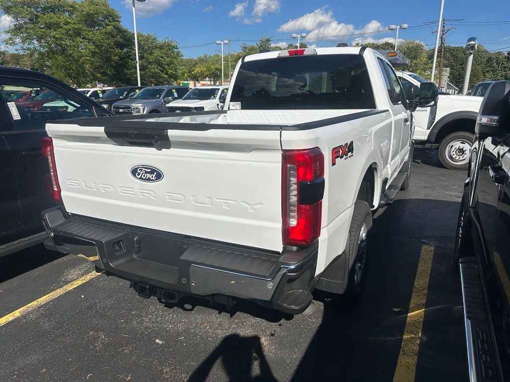 2027 Ford F-350 XLT