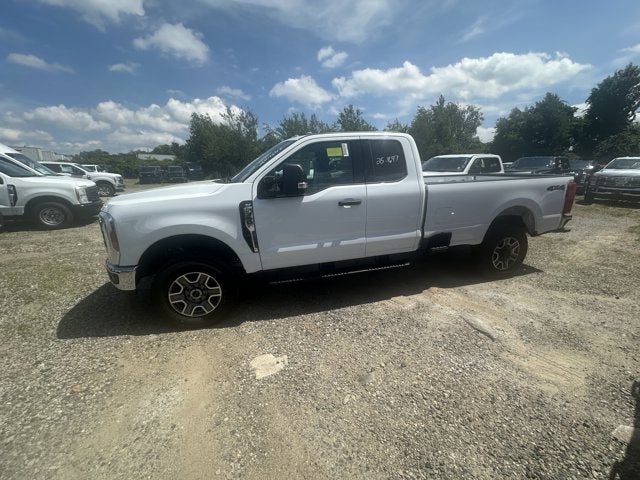 2025 Ford Super Duty F-350 XLT Super Cab 4x4