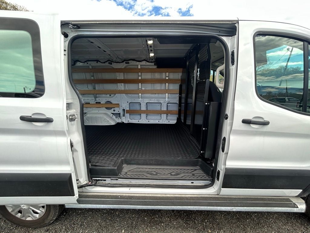 2024 Ford Transit Cargo Van T-250 130" Low Rf 9070 GVWR RWD