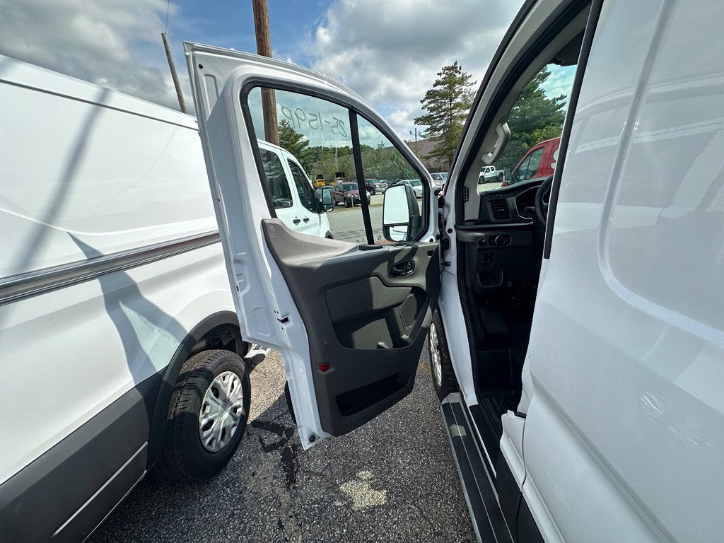 2025 Ford Transit-250 Base Low Roof