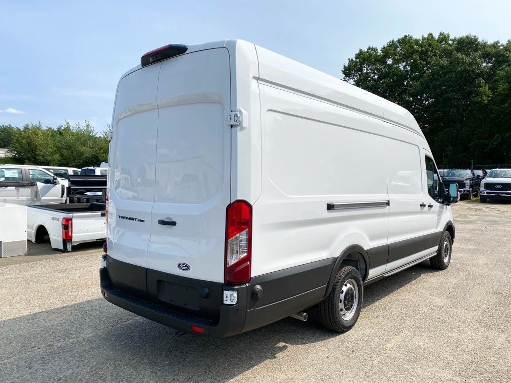 2026 Ford Transit Cargo Van HR