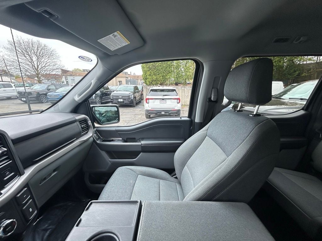2025 Ford F-150 XLT Super Crew 4x4 V-8