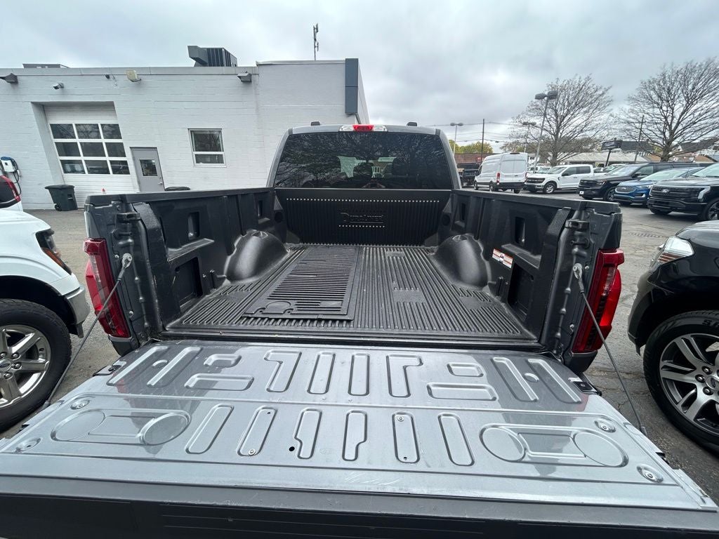 2025 Ford F-150 XLT Super Crew 4x4 V-8