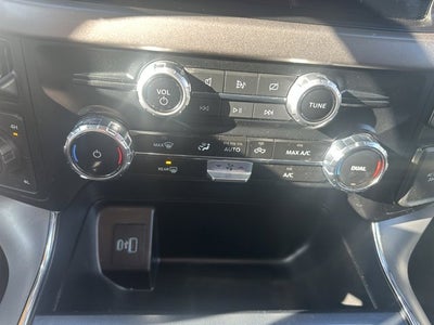 2024 Ford F-150 XLT Super Crew 4x4 w/Leather Heated Seats