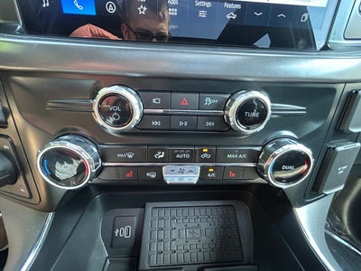 2025 Ford F-150 XLT M/Roof Nav. Loaded
