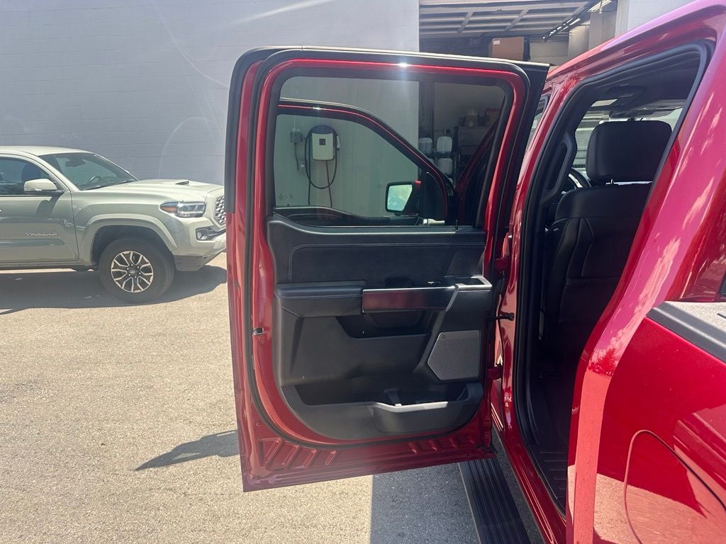 2025 Ford F-150 Platinum
