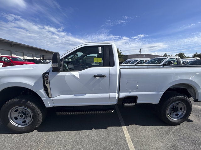 2026 Ford Super Duty F-350 XL Regular Cab 4x4