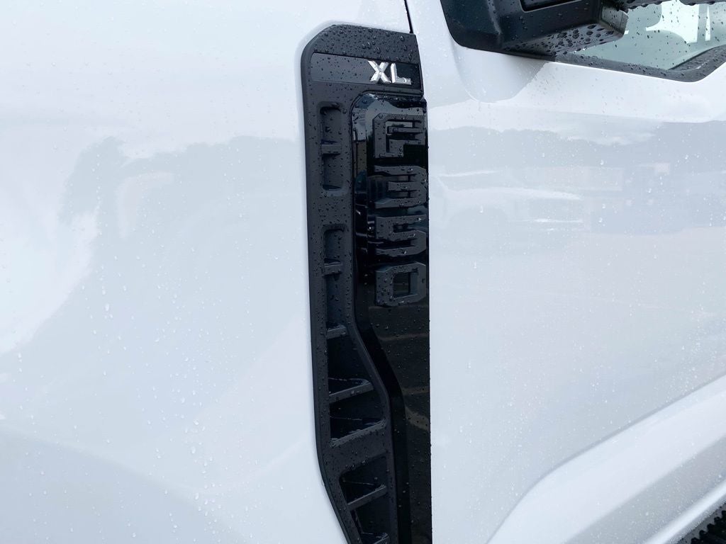 2027 Ford F-350 XL