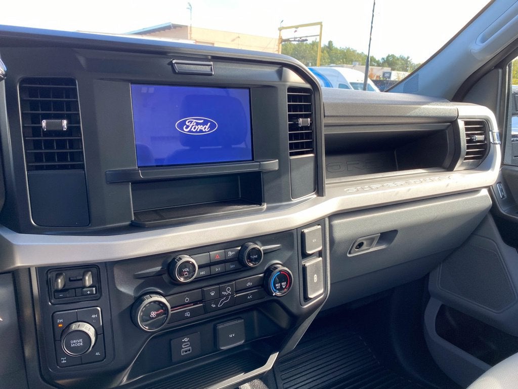 2027 Ford F-350 XL