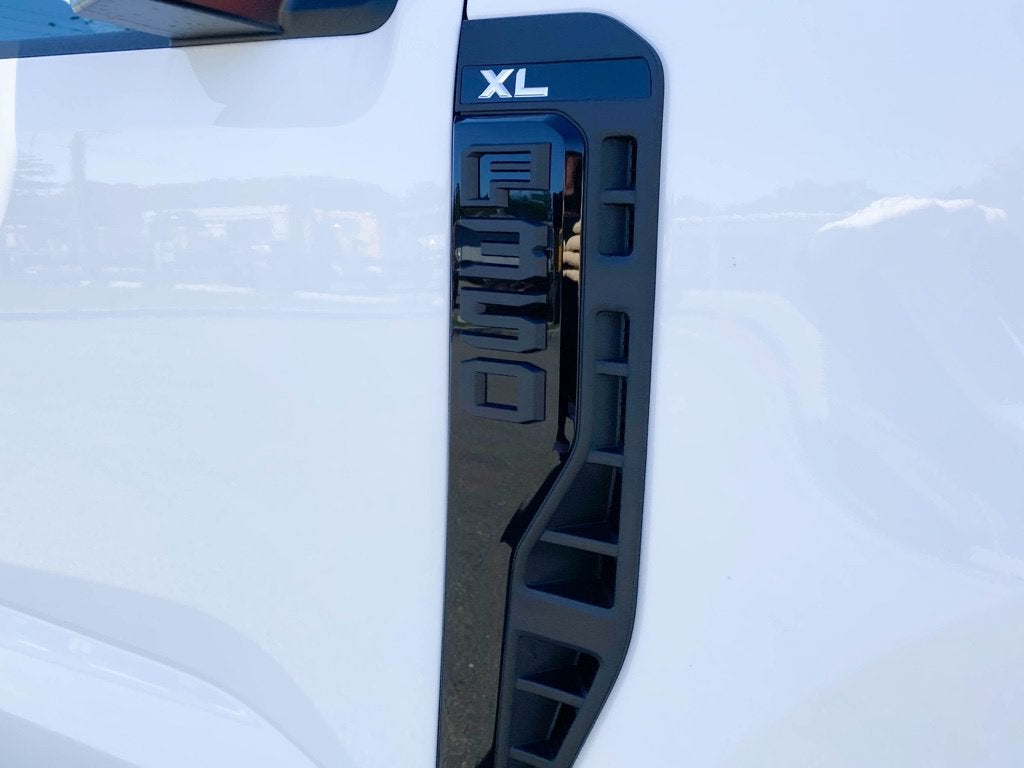 2027 Ford F-350 XL