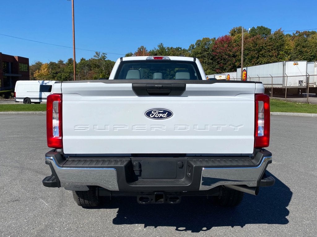 2027 Ford F-350 XL
