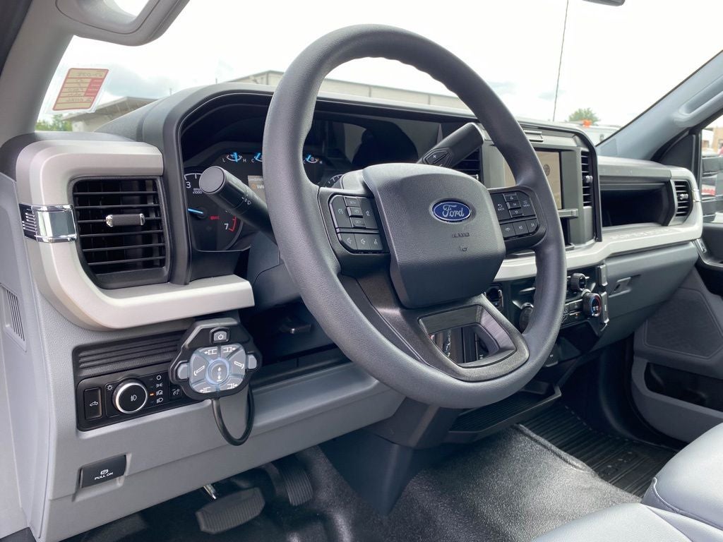 2027 Ford F-350 XL
