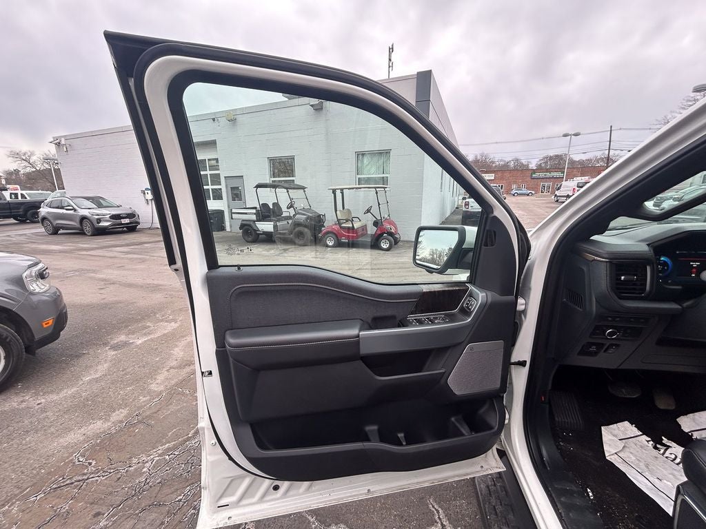 2023 Ford F-150 Lightning Lariat