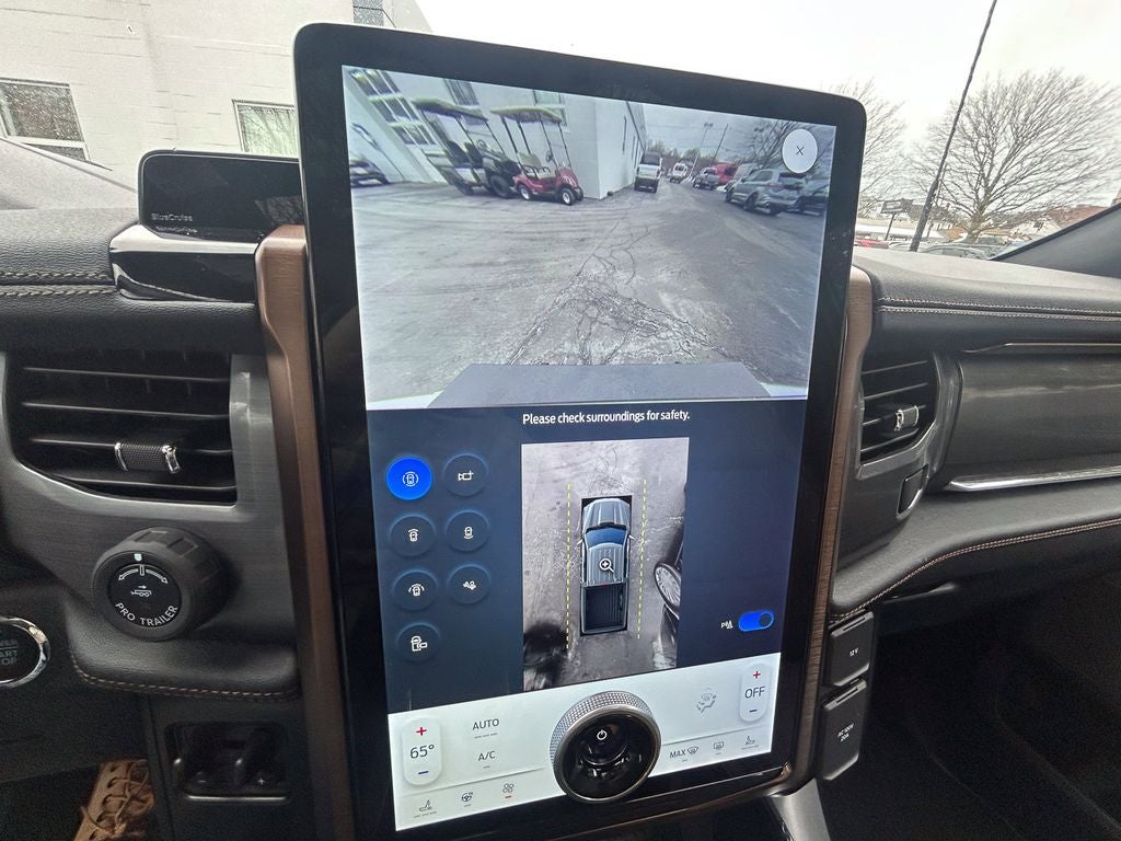 2023 Ford F-150 Lightning Lariat