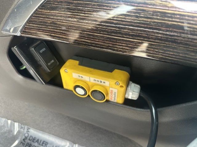 2023 GMC Sierra 3500HD CC SLE Crew Cab 4x4 Dump