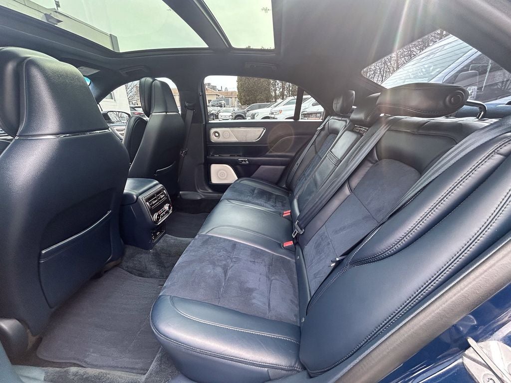 2017 Lincoln Continental Black Label