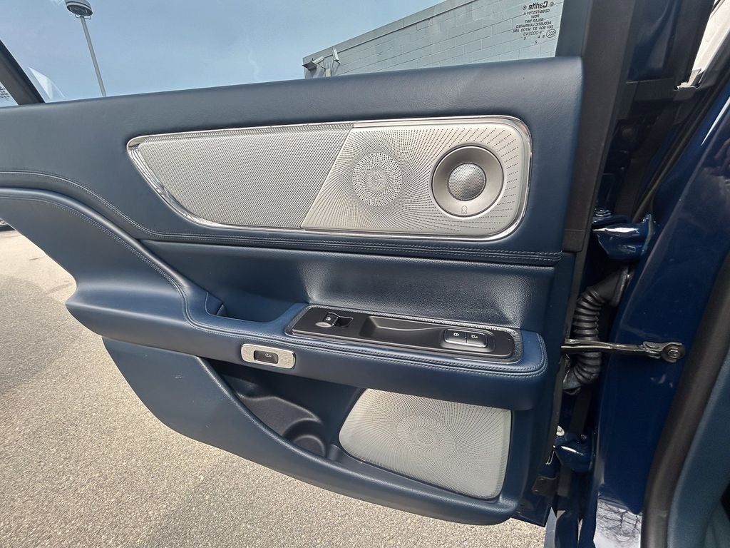 2017 Lincoln Continental Black Label